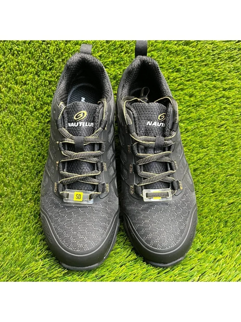Nautilus Stratus Womens Size 8.5D Black White Composite Toe Safety Work Shoes